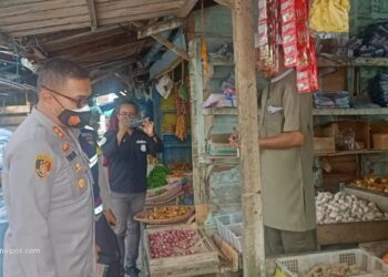 Pastikan Kestabilan Harga Kebutuhan Pokok, Kapolres Natuna Dialog Bersama Pedagang
