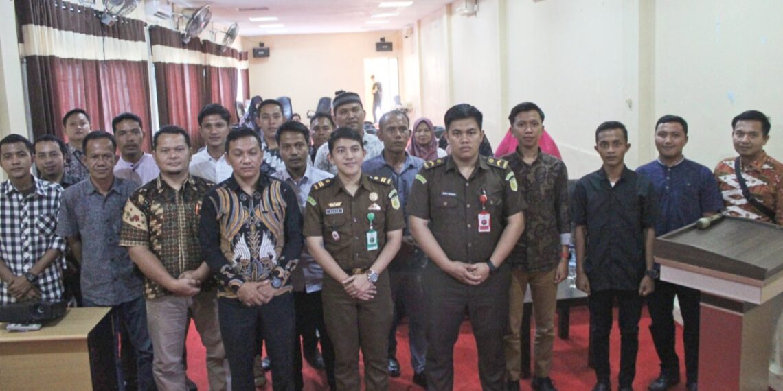 Cabjari Tarempa Beri Materi Pelatihan Kepada Panwaslu Kecamatan