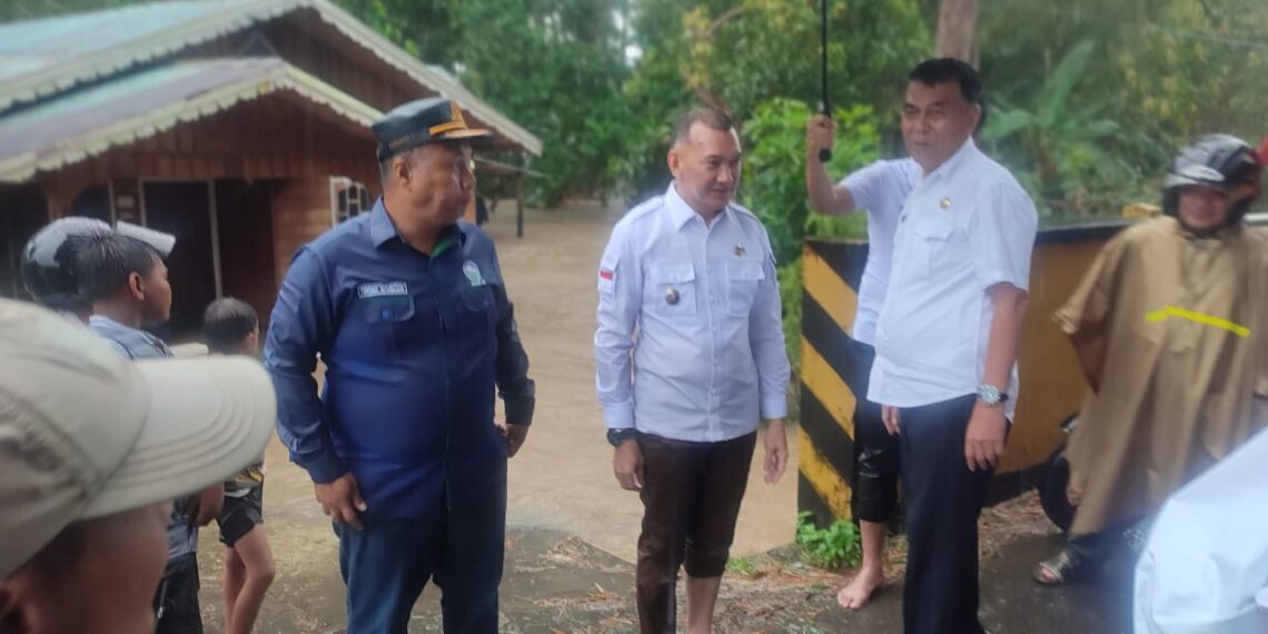 Banjir Melanda Natuna, Bupati Minta Camat, Lurah dan Kepala Desa Waspadai Warganya