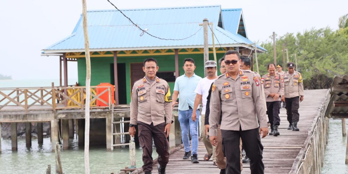 Cuaca Ekstrim, Kapolres Natuna AKBP Iwan Ariyandhy,S.I.K,.MH Himbau Warga Waspada