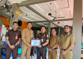 Cabjari Natuna Di Tarempa Terima Penghargaan Dari Pemkab Anambas