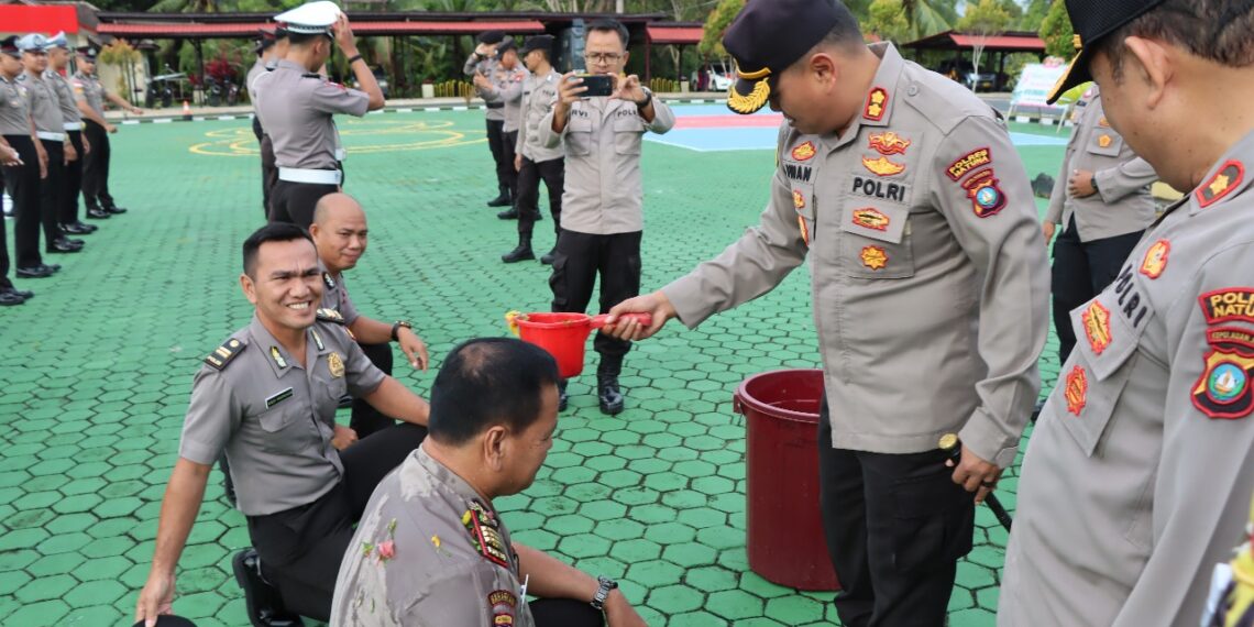 Kapolres Natuna AKBP Iwan Ariyandhy, S.I.K,.MH Pimpin Upacara Kenaikan Pangkat 34 Personil