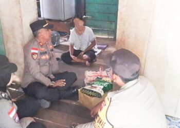 Polsek Siantan Anambas Berikan Tali Asih Kepada Korban Pencabulan Anak di Bawah Umur