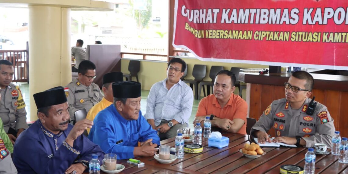 Kapolres Natuna AKBP Nanang Budi Santosa, S.I.K Laksanakan Jum’at Curhat Bersama Lurah dan Kades