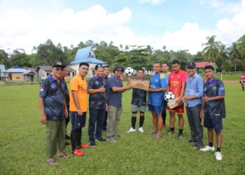 Meriahkan HPN 2023 di Natuna, Tiga Organisasi Pemuda Terima Bantuan Olahraga