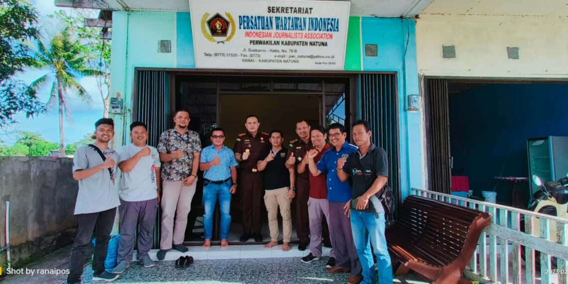 Kajari Natuna Surayadi Sambiring, SH., MH Kunjungi Kantor PWI, Ada Apa..!
