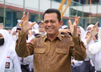 Kunjungi SMAN 3 Batam, Gubernur Ansar Himbau Pelajar Untuk Tekun Belajar