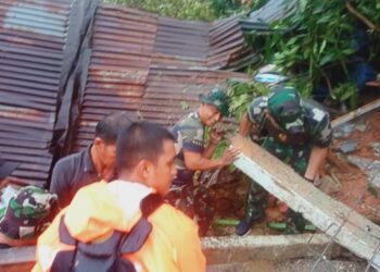 Respon Cepat Danyon Komposit 1/Gardapati Kerahkan 1 SST, Ke Lokasi Bencana Alam Banjir Dan Tanah Longsor