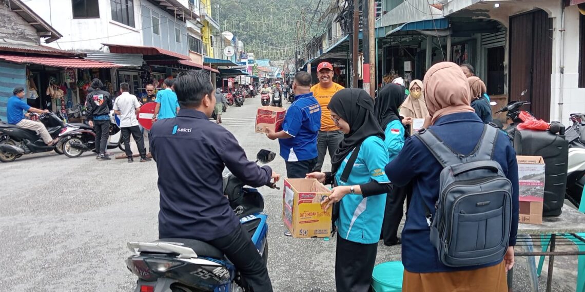 Lurah Tarempa dan Organisasi Anambas Galang Open Donasi Solidaritas untuk Korban Bencana Alam Masyarakat Serasan – Natuna