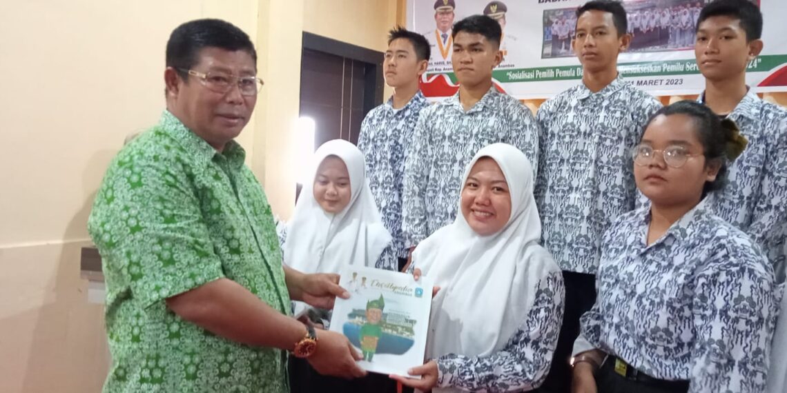 Bupati Anambas Buka Sosialisasi Pemilih Pemula, Abdul Haris : Jangan Terpengaruh Dengan Hal-hal Negatif