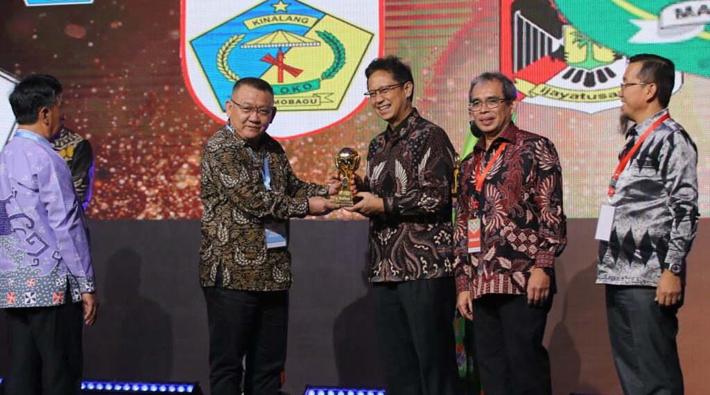 Pemkab Natuna Kembali Terima Penghargaan dari UHC