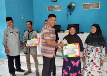 Pemdes Sunggak Salurkan BLT DD Tiga Bulan