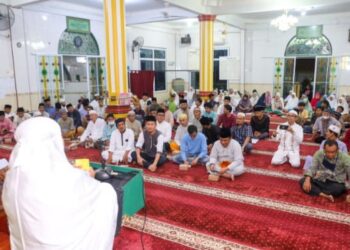 Walikota Tanjungpinang Hj. Rahma Safari Ramadhan dan Berikan Bantuan Hibah di Masjid Al Huda