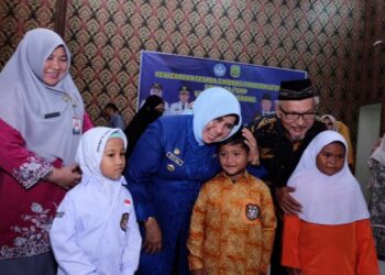 Pengadaan Baju Seragam Sekolah Gratis, Hj. Rahma : Pemko Tanjungpinang Tetap Dilanjutkan