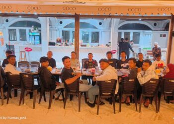 Rangkul Kebersamaan, Ketua Komisi 1 DPRD Natuna Rangkul Komunitas Motor Natuna Bukber