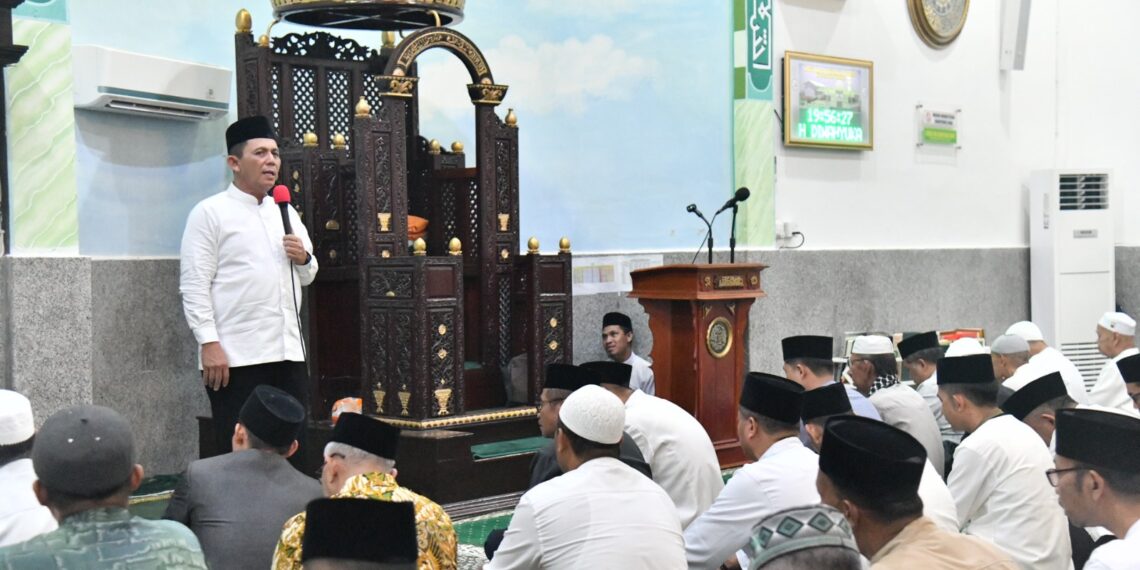 Gubernur Ansar Safari Ramadhan di Masjid Istiqomah dan Masjid Jami’ Baiturrahim Tarempa