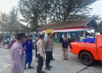 Cek Pelayanan di Pelabuhan Penagi, Kapolres Natuna Pastikan Arus Mudik Lancar dan Aman