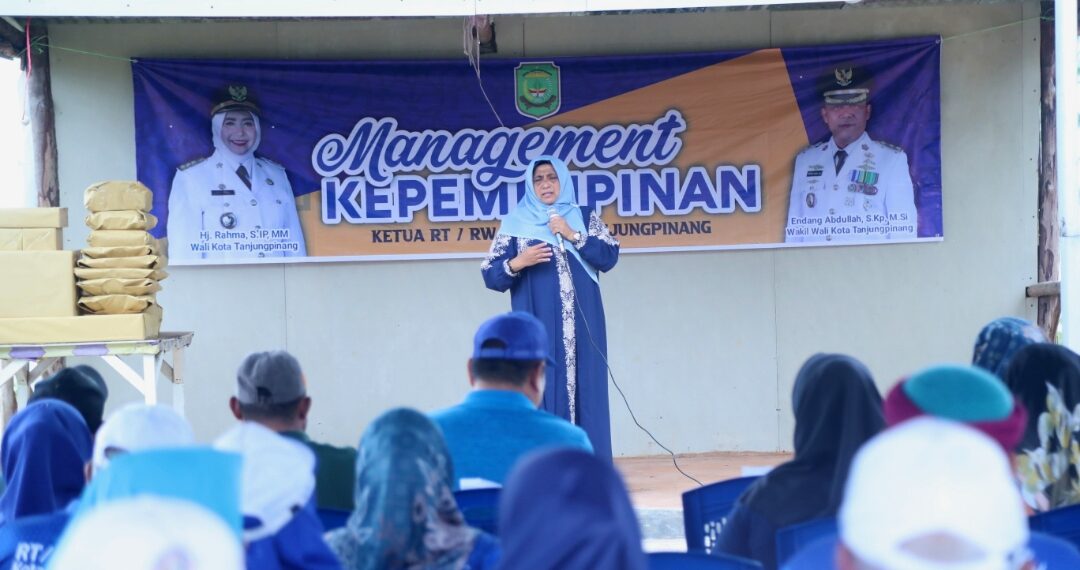 Kegiatan Manajemen Kepemimpinan, Rahma Harapkan RT/RW Beri Pelayanan Terbaik