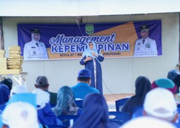 Kegiatan Manajemen Kepemimpinan, Rahma Harapkan RT/RW Beri Pelayanan Terbaik