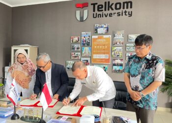Wakil Bupati Natuna Rodhial Huda Teken MoU Bersama Universitas Telkom