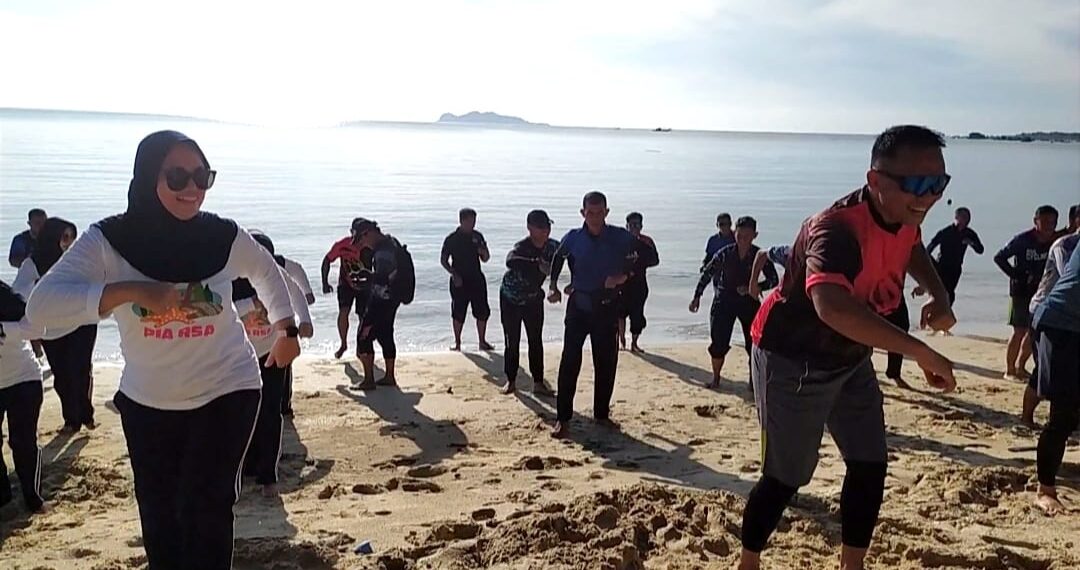 Danlanud Raden Sadjad Ajak Anggota Gowes dan Jalan Santai Bersama