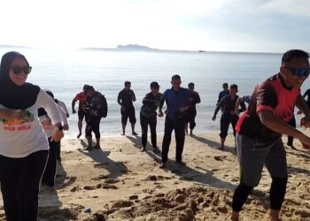 Danlanud Raden Sadjad Ajak Anggota Gowes dan Jalan Santai Bersama