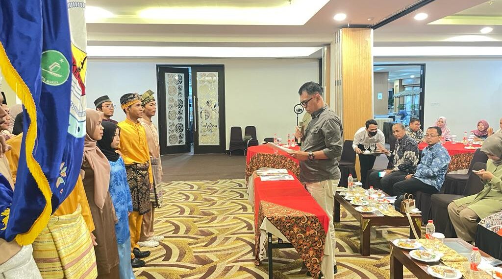 Bupati Natuna Wan Siswandi Kukuhkan Pengurus IPMKN-Y Sekaligus Pantau Kondisi Asrama Mahasiswa