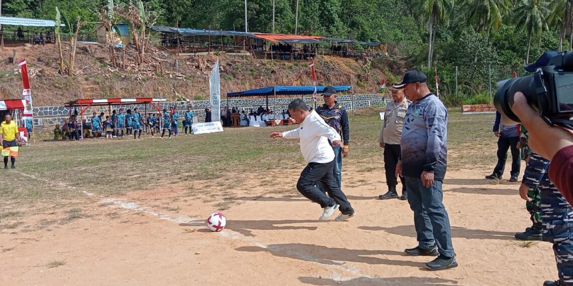 Wabub Anambas Wan Zuhendra Buka Open Turnamen Karang Taruna Cahaya Mekar