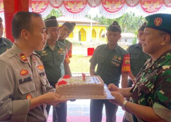 Mayor Arh Agus Sungkowo Berikan Ucapan Selamat HUT Bhayangkara ke Polsek Palmatak