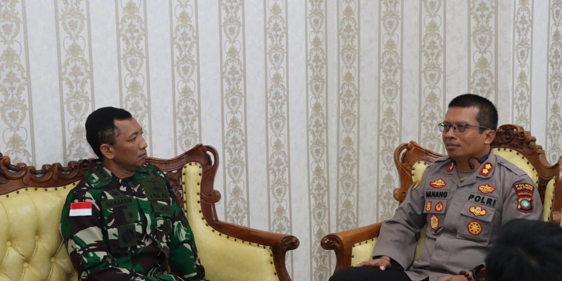 Tingkatkan Sinergitas, Komandan Lanal Bertandang ke Mapolres Natuna