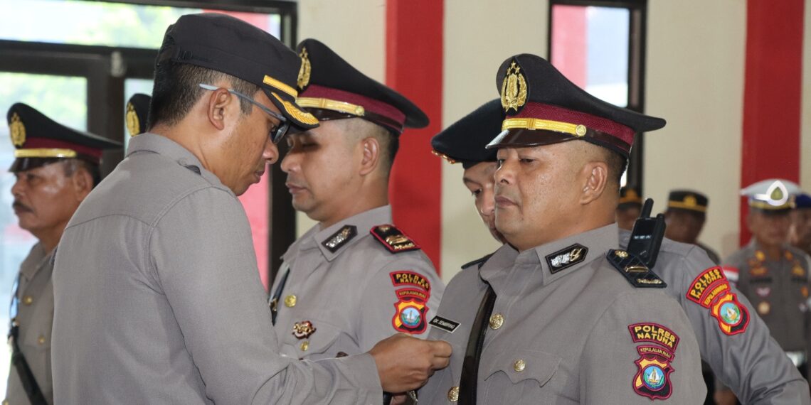 Kapolres Natuna AKBP Nanang Budi Santosa, S.I.K Pimpin Sertijab Kasat Samapta dan Kapolsek Serasan