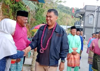Antusias Warga Serasan, Sambut Kedatangan Rombongan Bupati Natuna Wan Siswandi