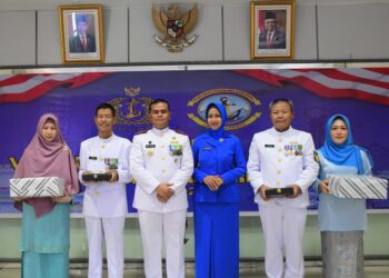 Suasana Haru Warnai acara Purna Tugas Prajurit TNI AL Lanal Tarempa