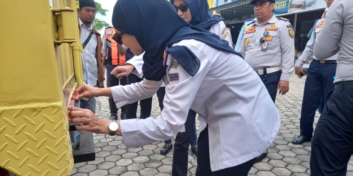 Razia KIR Dishub Tanjungpinang, Disejalankan dengan Penempelan APC