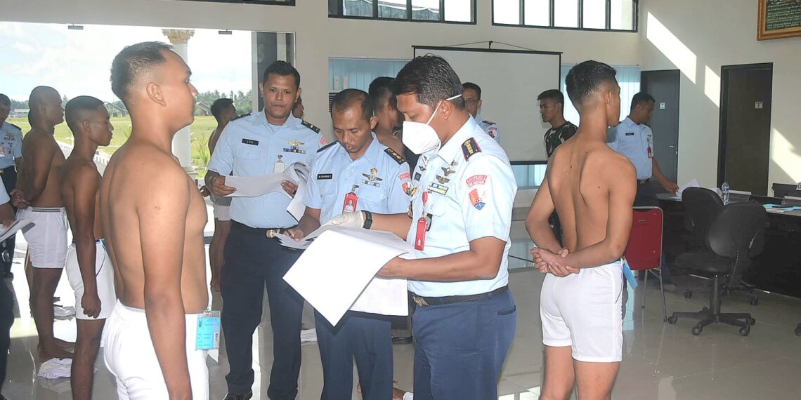 Komandan Lanud RSA Natuna Pimpin Sidang Pantukhirda Bintara Pria TNI AU Gelombang II A-52 TA 2023