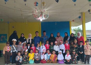 Kemeriahan Pawai Hari Pahlawan TK Negeri 1 Jemaja Timur