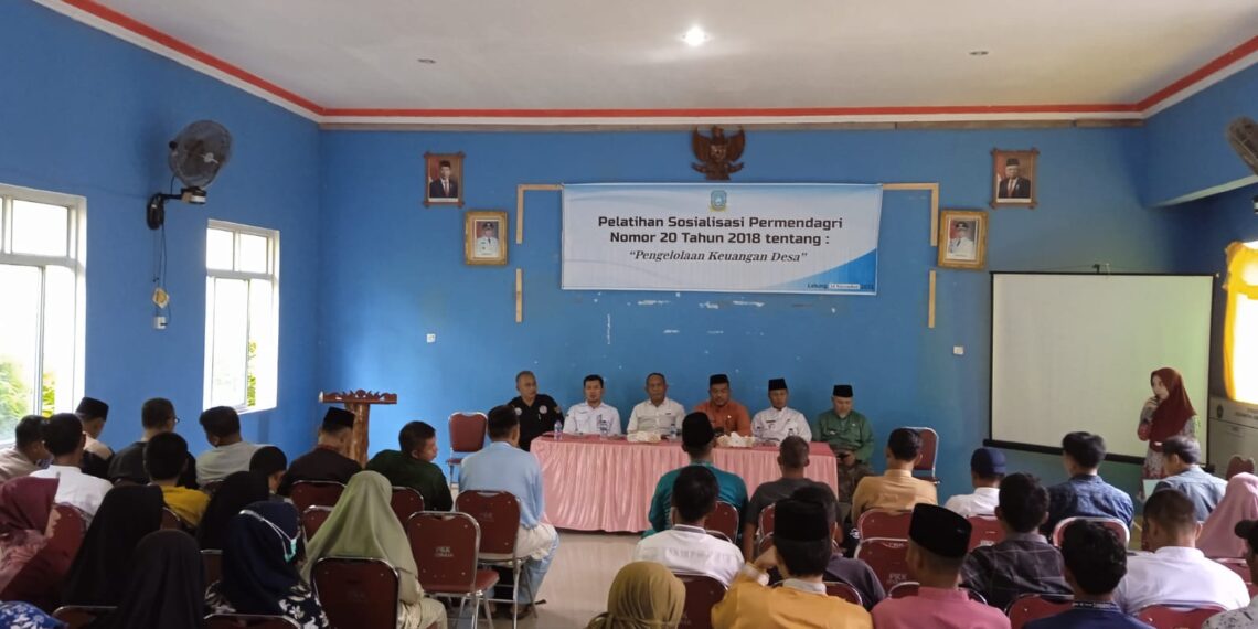 Kacabjari Tarempa Sosialisasikan Permendagri Tentang Pengelolaan Keuangan Desa di Pulau Jemaja