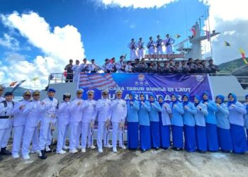 Dalam Rangka HUT Armada RI, Lanal Tarempa Gelar Upacara Tabur Bunga