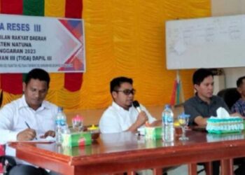 Ketua Komisi II DPRD Natuna, Marzuki SH saat melakukan kegiatan Reses III tahun 2023 di Selading Kecamatan Pulau Tiga