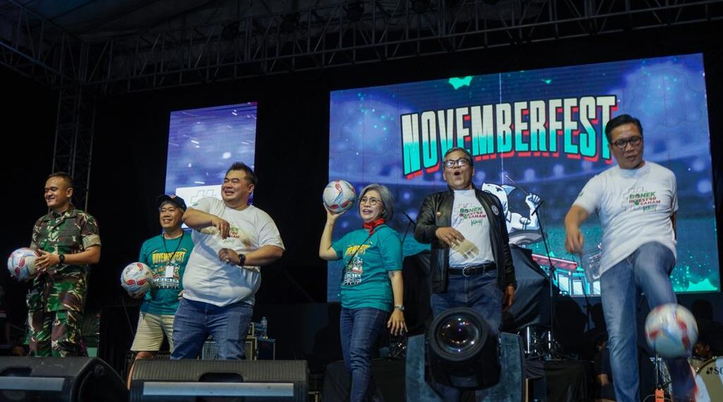 PT Bursa Efek Indonesia (BEI), PT Kliring Penjaminan Efek Indonesia (KPEI), PT Kustodian Sentral Efek Indonesia (KSEI) serta didukung oleh Otoritas Jasa Keuangan (OJK) dan bekerja sama dengan Phintraco Sekuritas saat menyelenggarakan NovemberFest