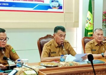Bupati Natuna Wan Siswandi S.Sos., M.Si di dampingi Wakil Bupati Natuna Rodhial Huda dalam rangka rapat kerja dan sosialisasi peraturan Bupati nomor 47 tahun 2023 tentang Percepatan Penurunan Stunting
