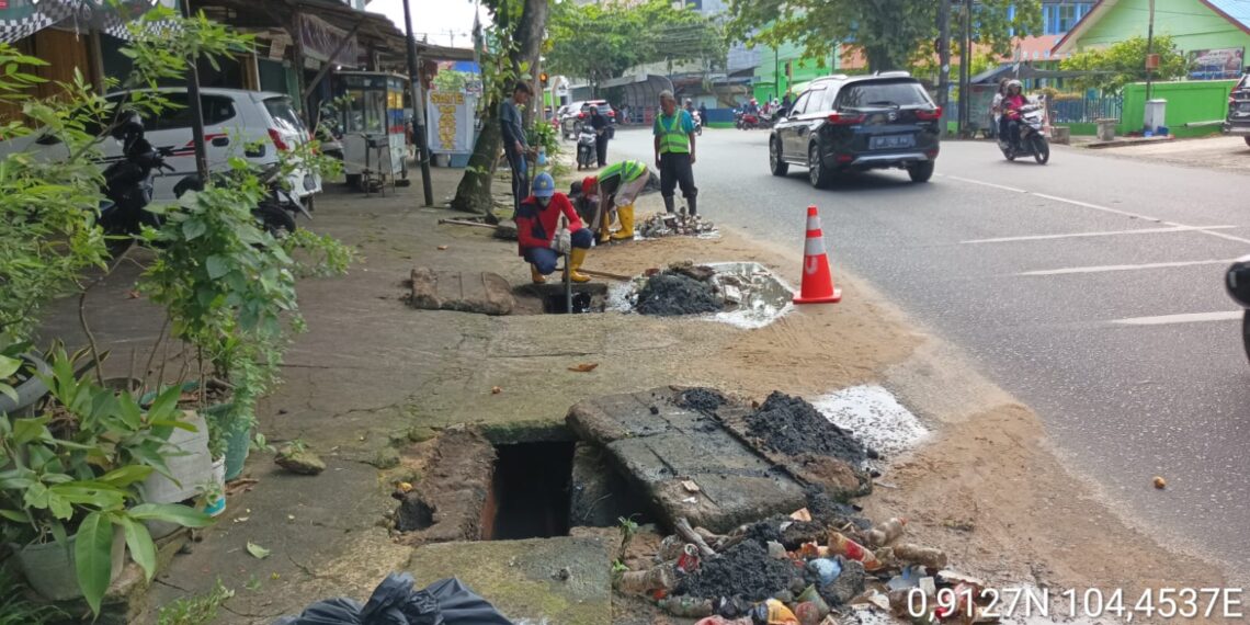 Selama 10 Hari, Kegiatan Padat Karya Bersihkan Ribuan Kubik Sampah dari Saluran Drainase