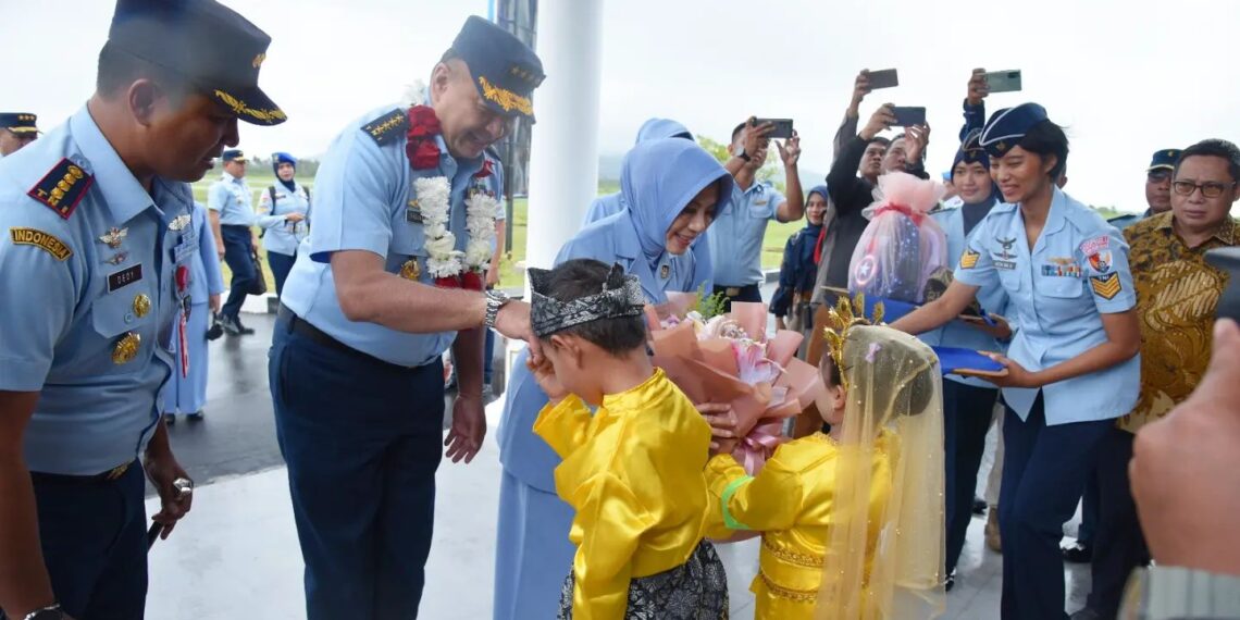 Danlanud Raden Sadjad Natuna Sambut Kunjungan Kerja Kasau dan Ketum PIA AG