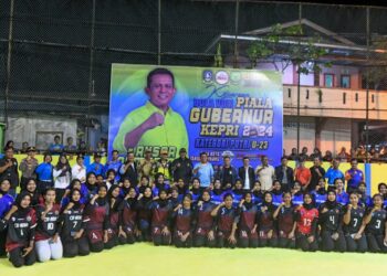 Ajang Jaring Atlet Prestasi, Gubernur Kepri Ansar Buka Kejuaraan Gubernur Cup Bola Volly