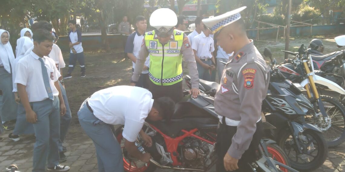 Gakkum Satlantas Polresta Tanjungpinang Razia Knalfot Brong di Sekolah SMU Kota Tanjungpinang