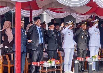 Pj Walikota Tanjungpinang Terima Penghargaan Peduli HAM 2023