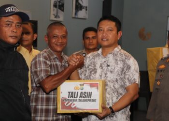 Ngobrol Bareng dan Tali Asih, Kapolresta Humoris dan Humanis Bersama Masyarakat Kecamatan Tanjungpinang Timur