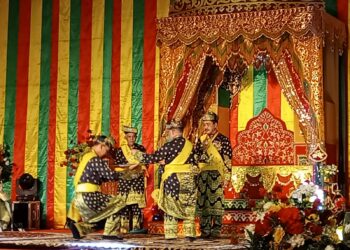 Wakapolri Komjen Pol Drs. Agus Andrianto Dianugerahi Gelar Adat Dato’ Seri Sakti Bhayangkara Utama oleh LAM Kepri