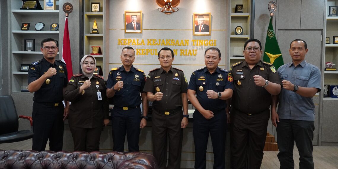 Kunker Kepala KPU Bea Cukai Batam ke Kejati Kepri