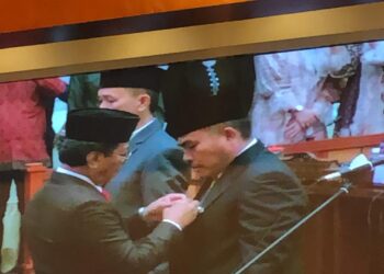 Mustamin Bakrie Resmi Dilantik Jadi PAW Anggota DPRD Kepri